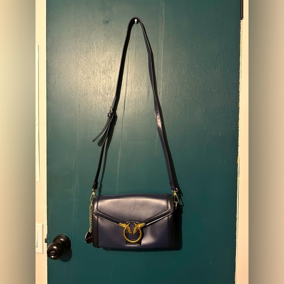 alex + max navy bee pendant flip top purse - Picture 1 of 5